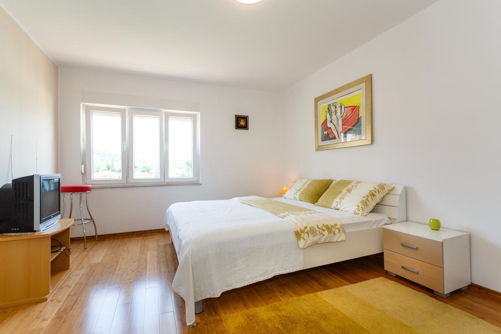 Villa Mirela Apartment 비르브닉 외부 사진